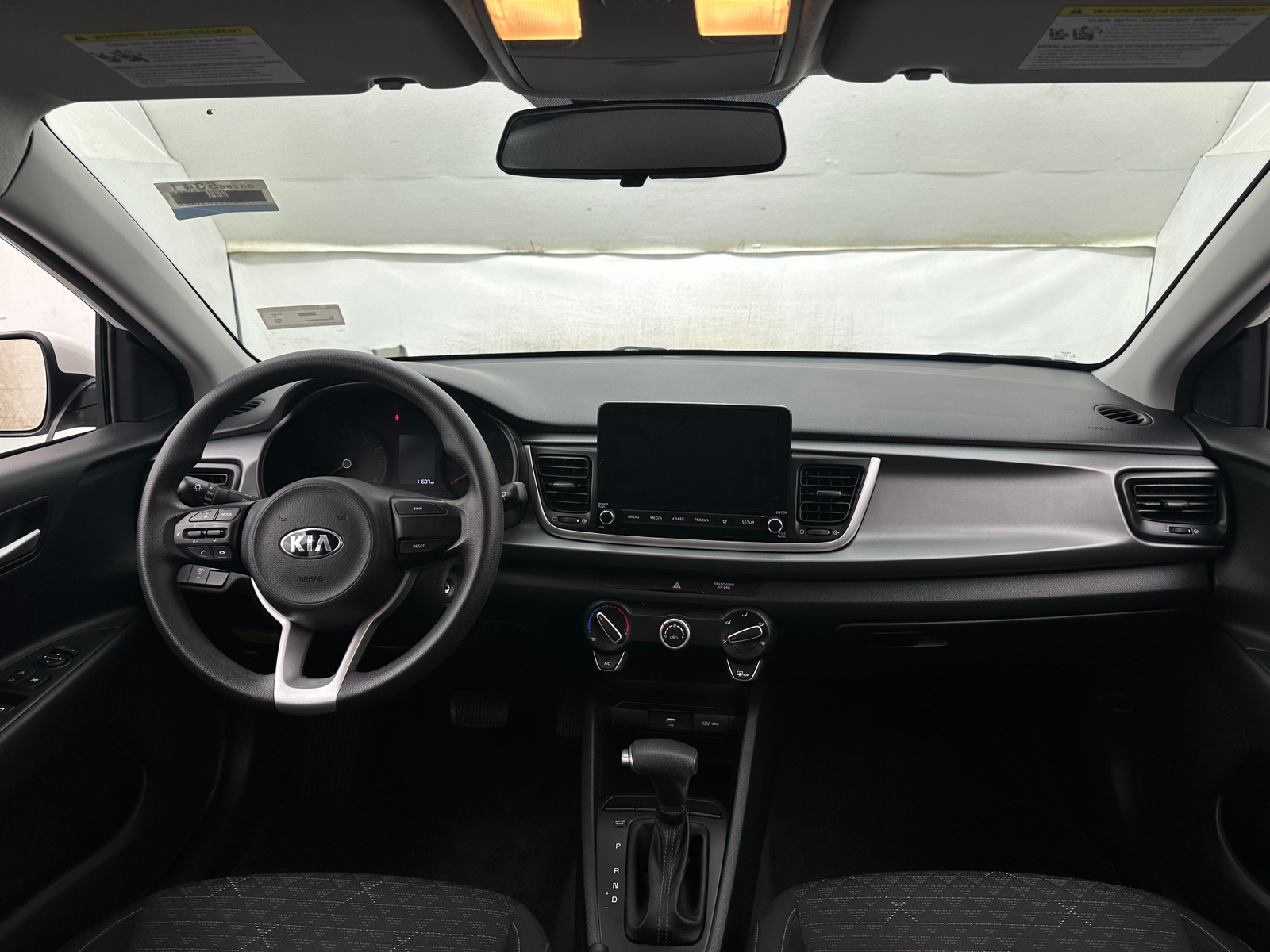 Thumbnail: 2021 Kia Rio - 3