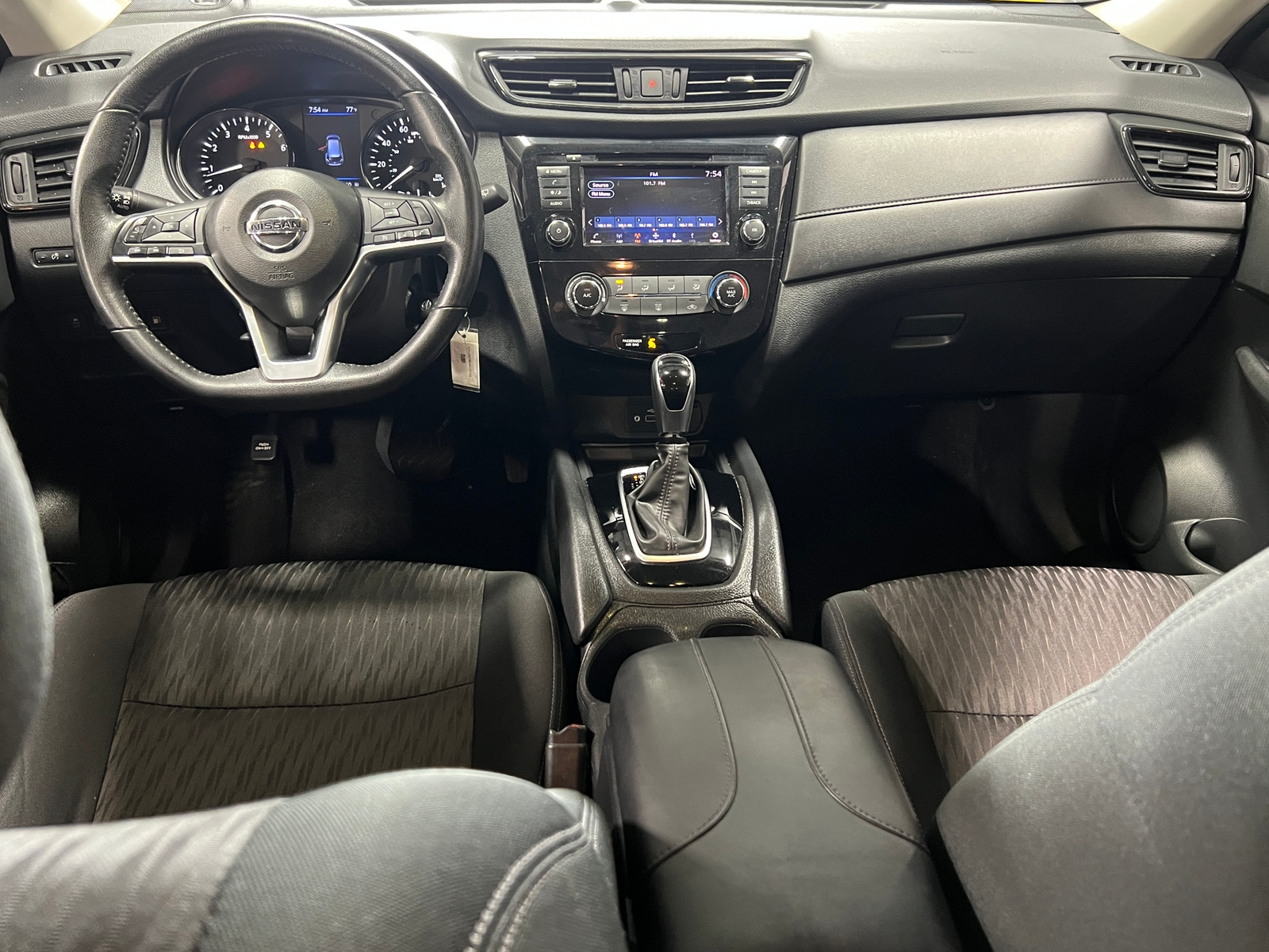 Thumbnail: 2019 Nissan Rogue - 3