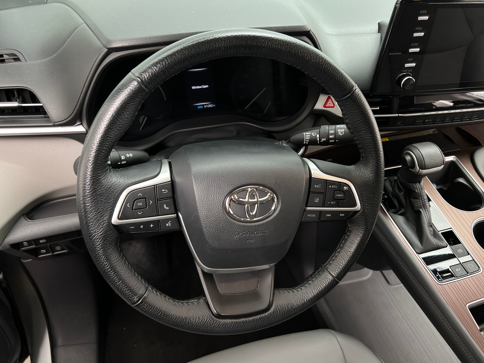 Thumbnail: 2021 Toyota Sienna - 4
