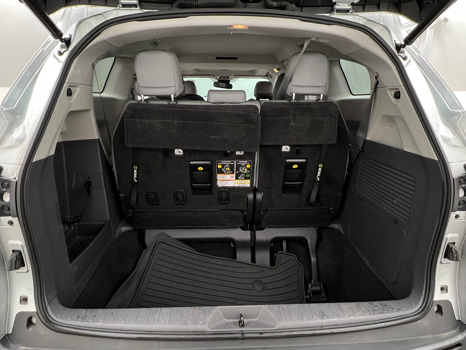 Thumbnail: 2021 Toyota Sienna - 6