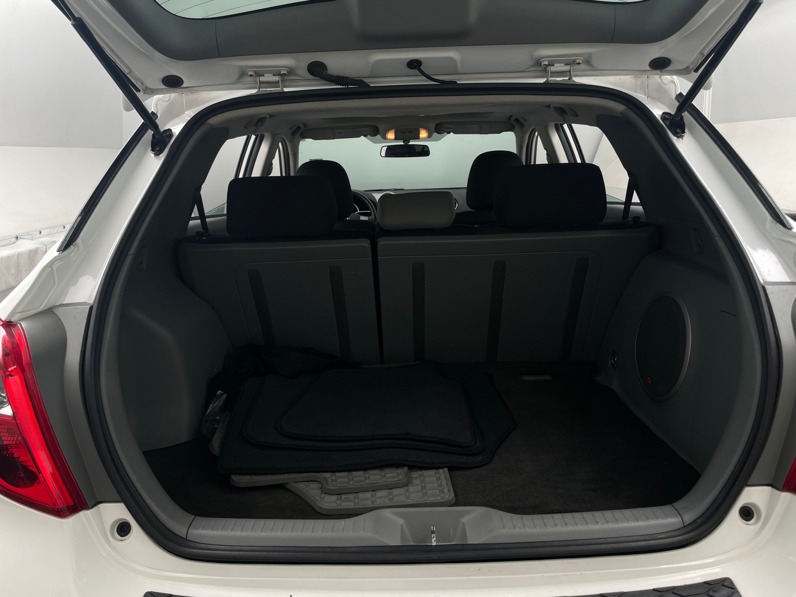 Thumbnail: 2010 Toyota Matrix - 7