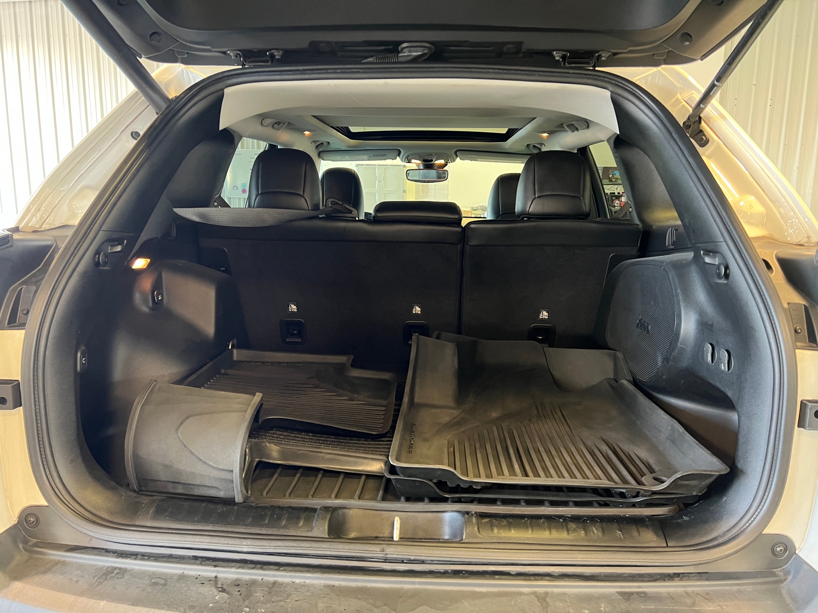 Thumbnail: 2021 Jeep Cherokee - 6