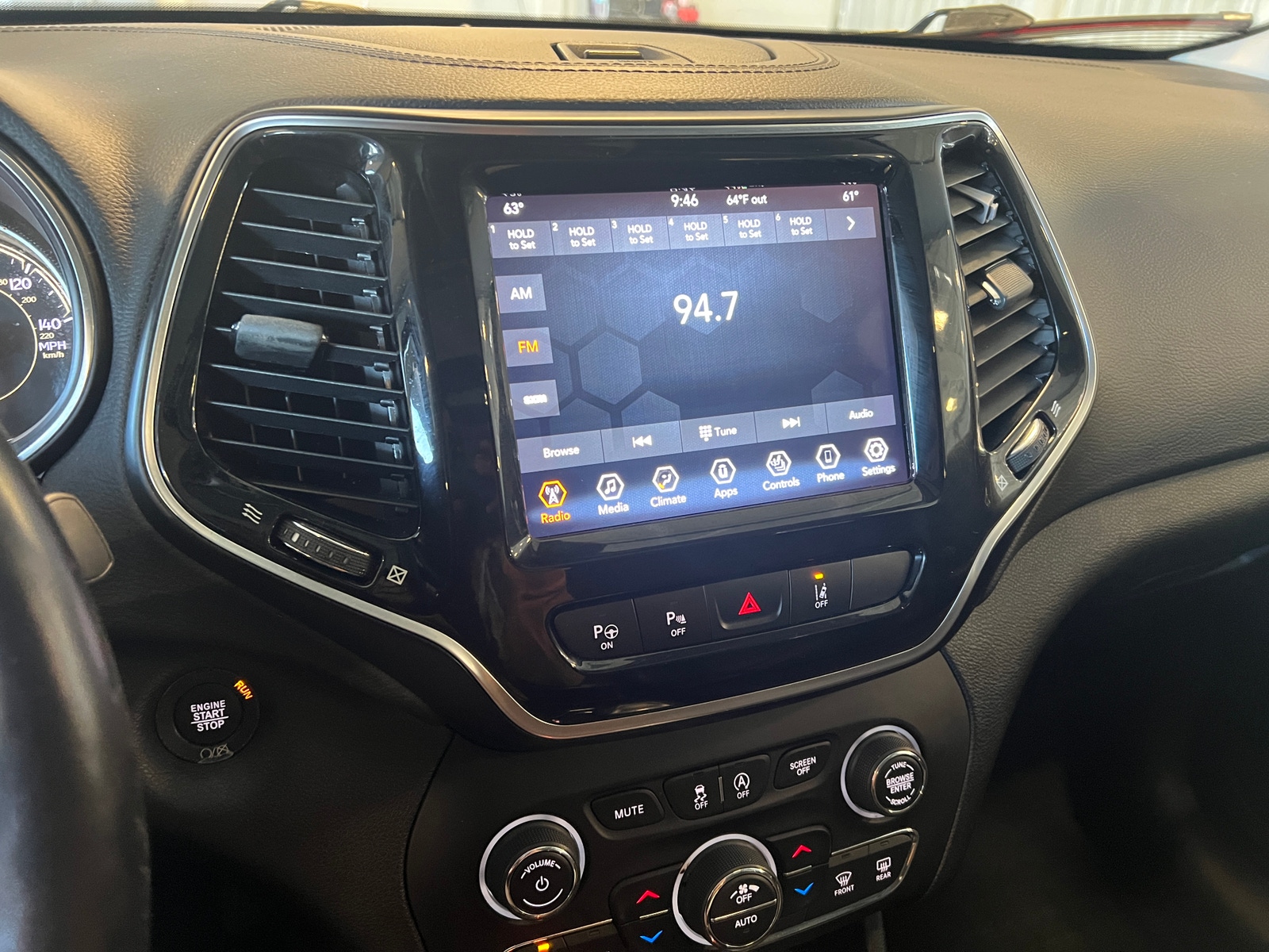Thumbnail: 2021 Jeep Cherokee - 3