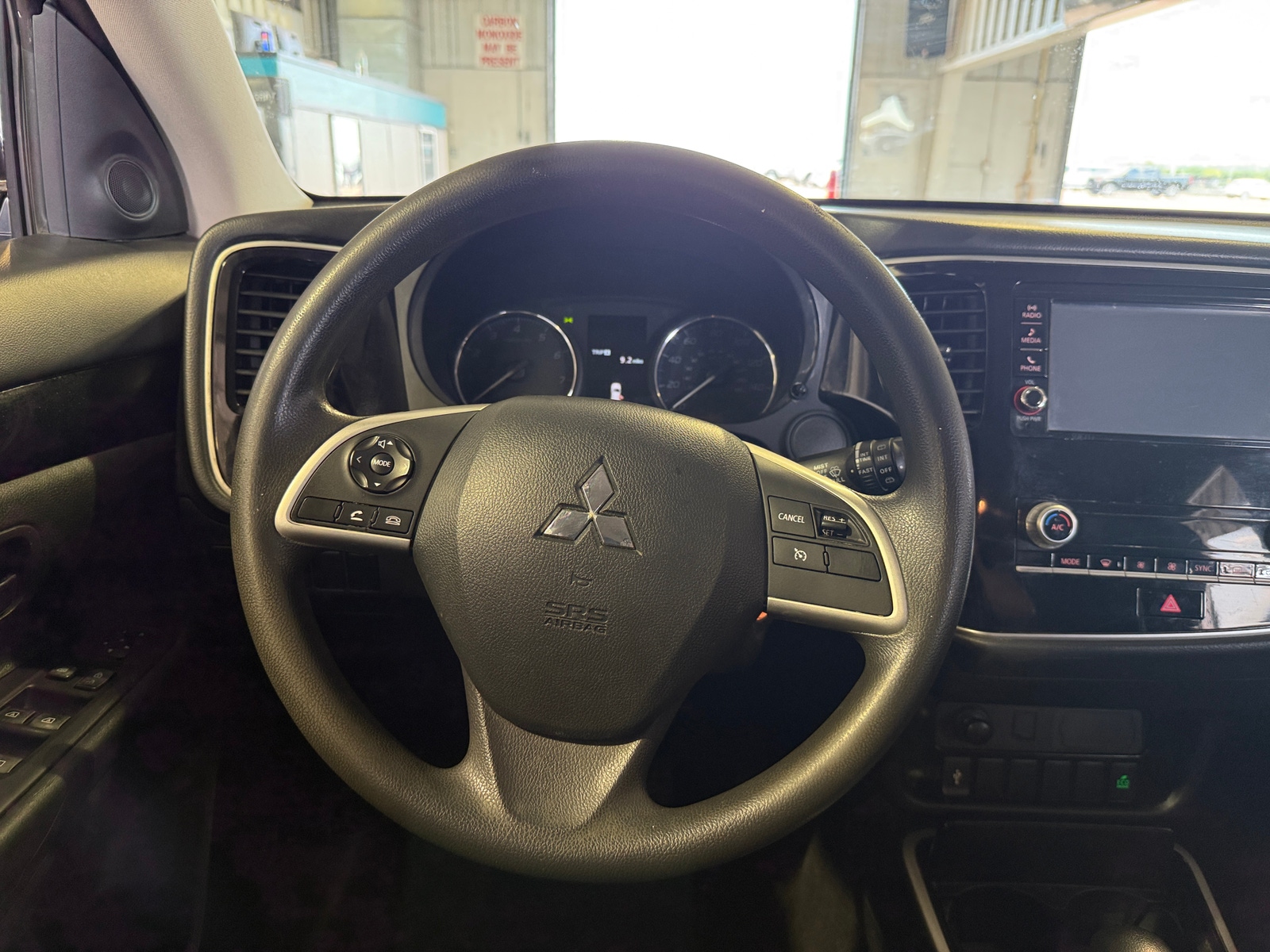 Thumbnail: 2020 Mitsubishi Outlander - 5