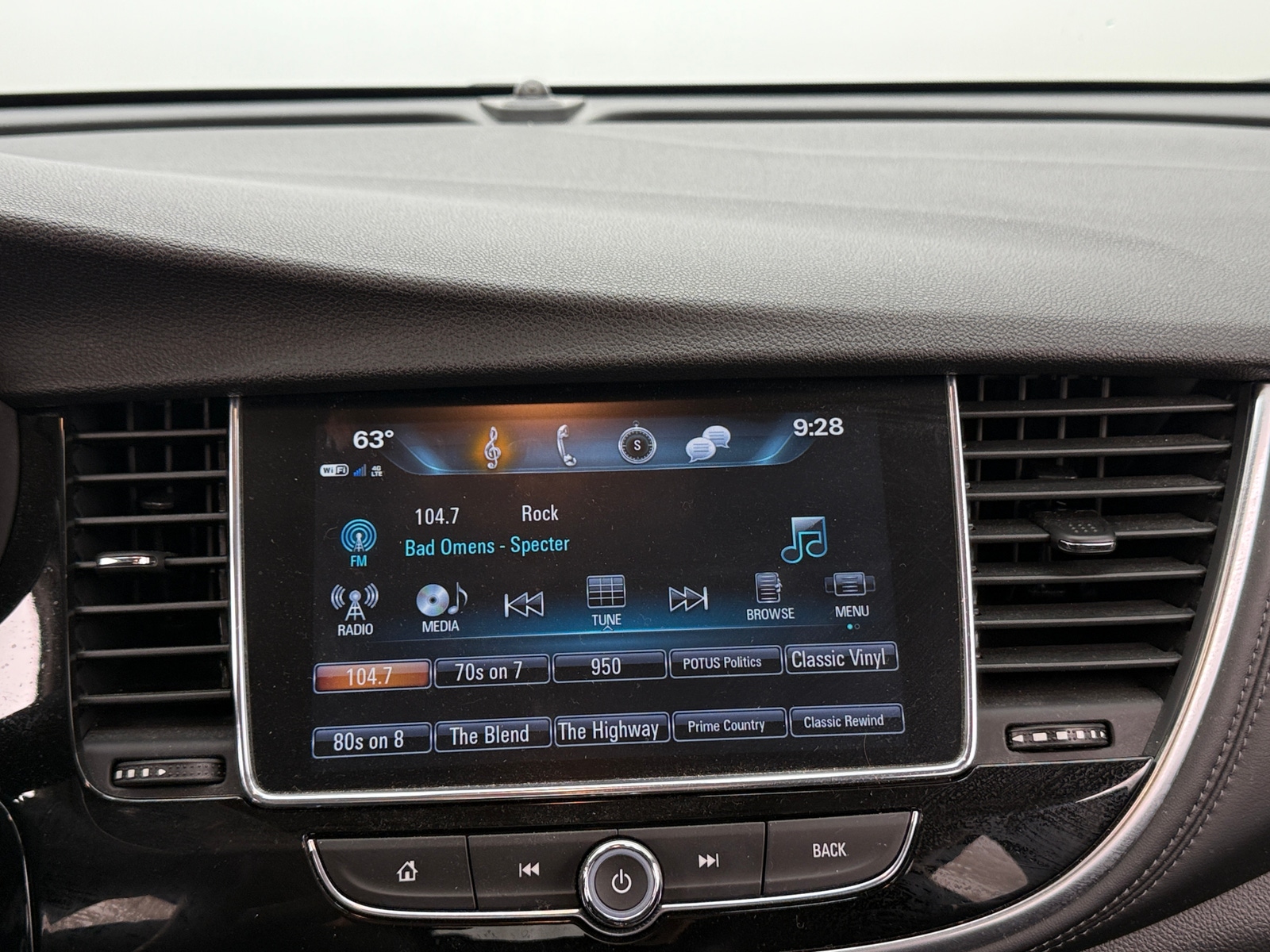 Thumbnail: 2021 Buick Encore - 4