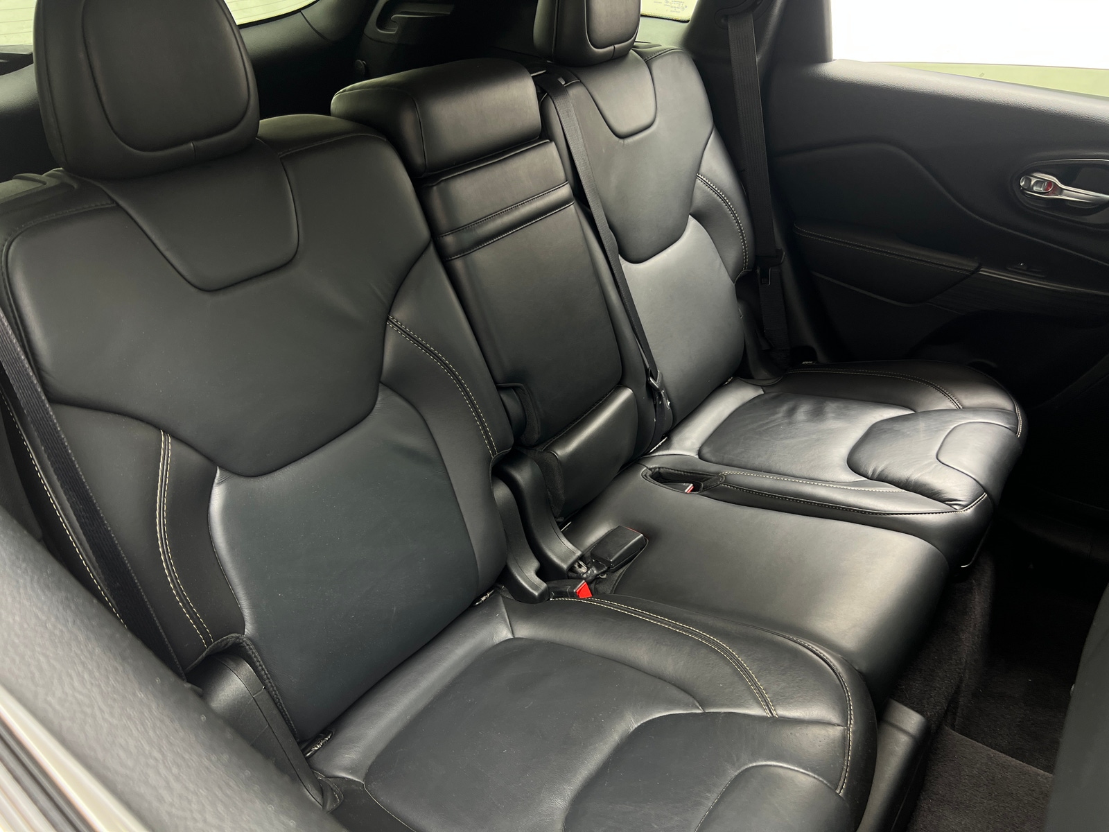 Thumbnail: 2016 Jeep Cherokee - 5