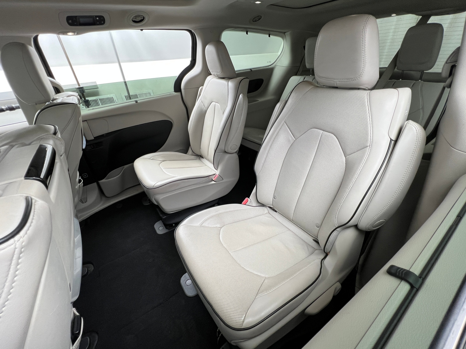 Thumbnail: 2021 Chrysler Pacifica - 5