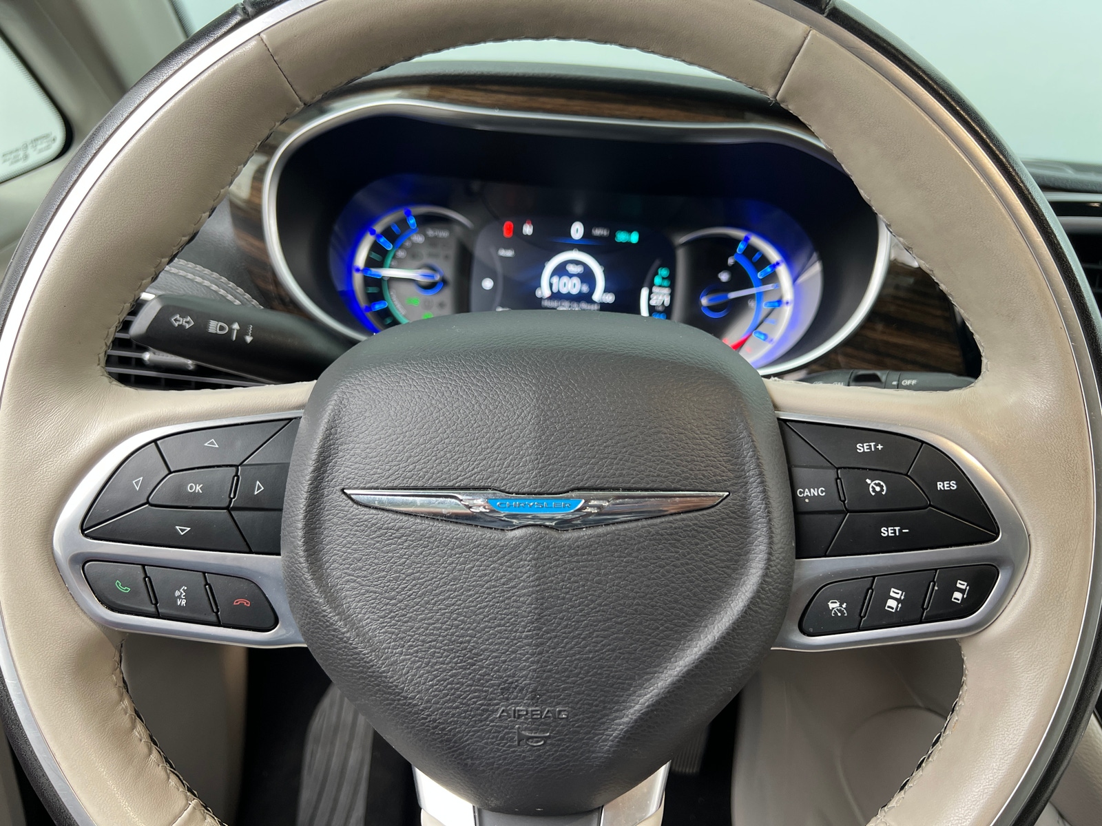 Thumbnail: 2021 Chrysler Pacifica - 4