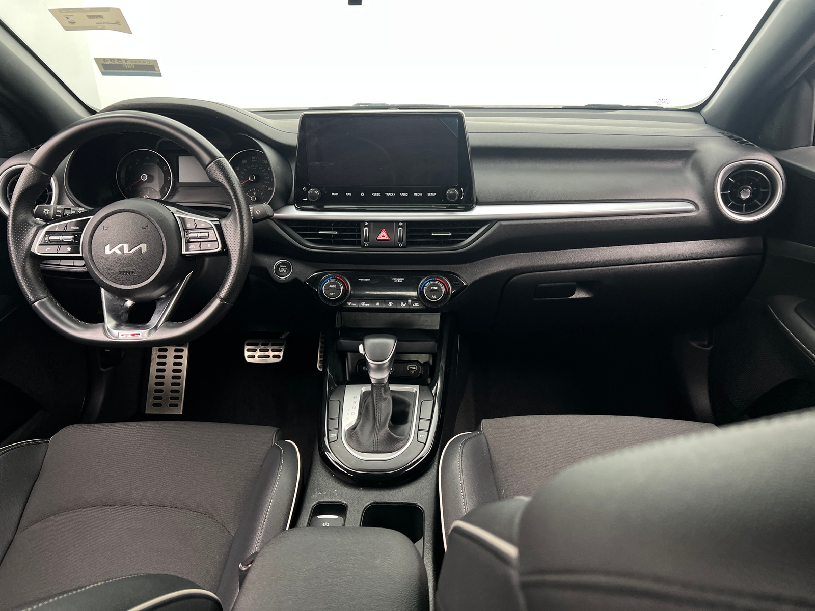 Thumbnail: 2024 Kia Forte - 3
