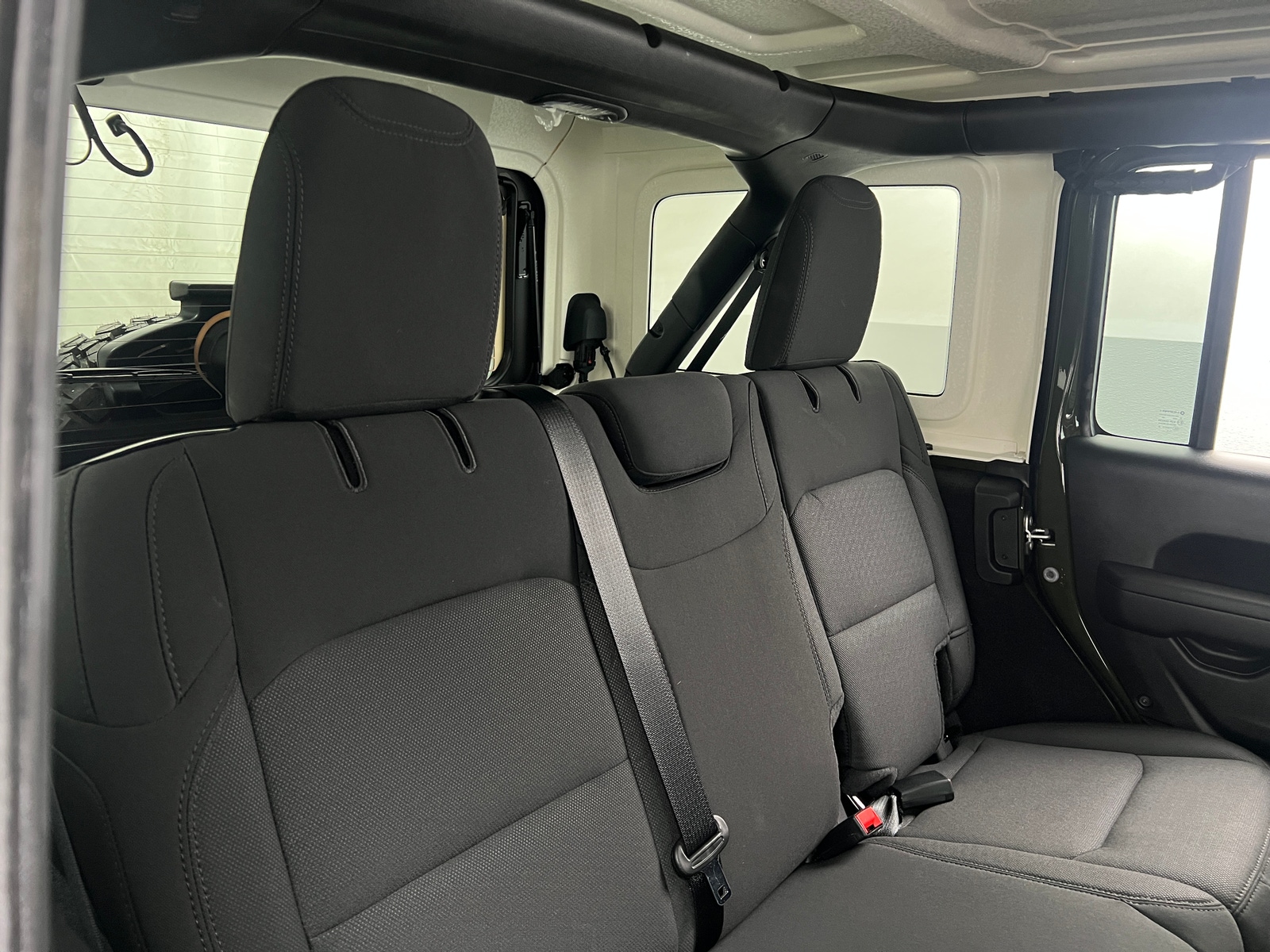 Thumbnail: 2022 Jeep Wrangler - 6