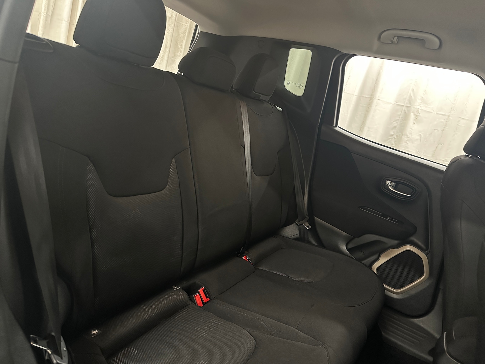 Thumbnail: 2017 Jeep Renegade - 6