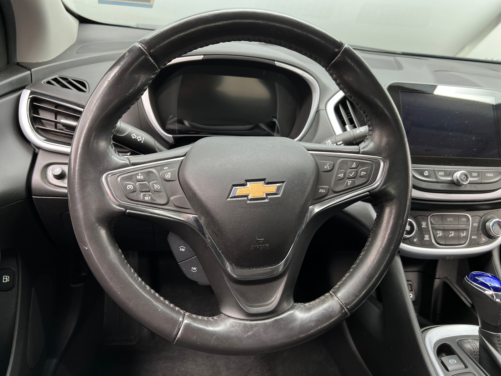 Thumbnail: 2019 Chevrolet Volt - 5