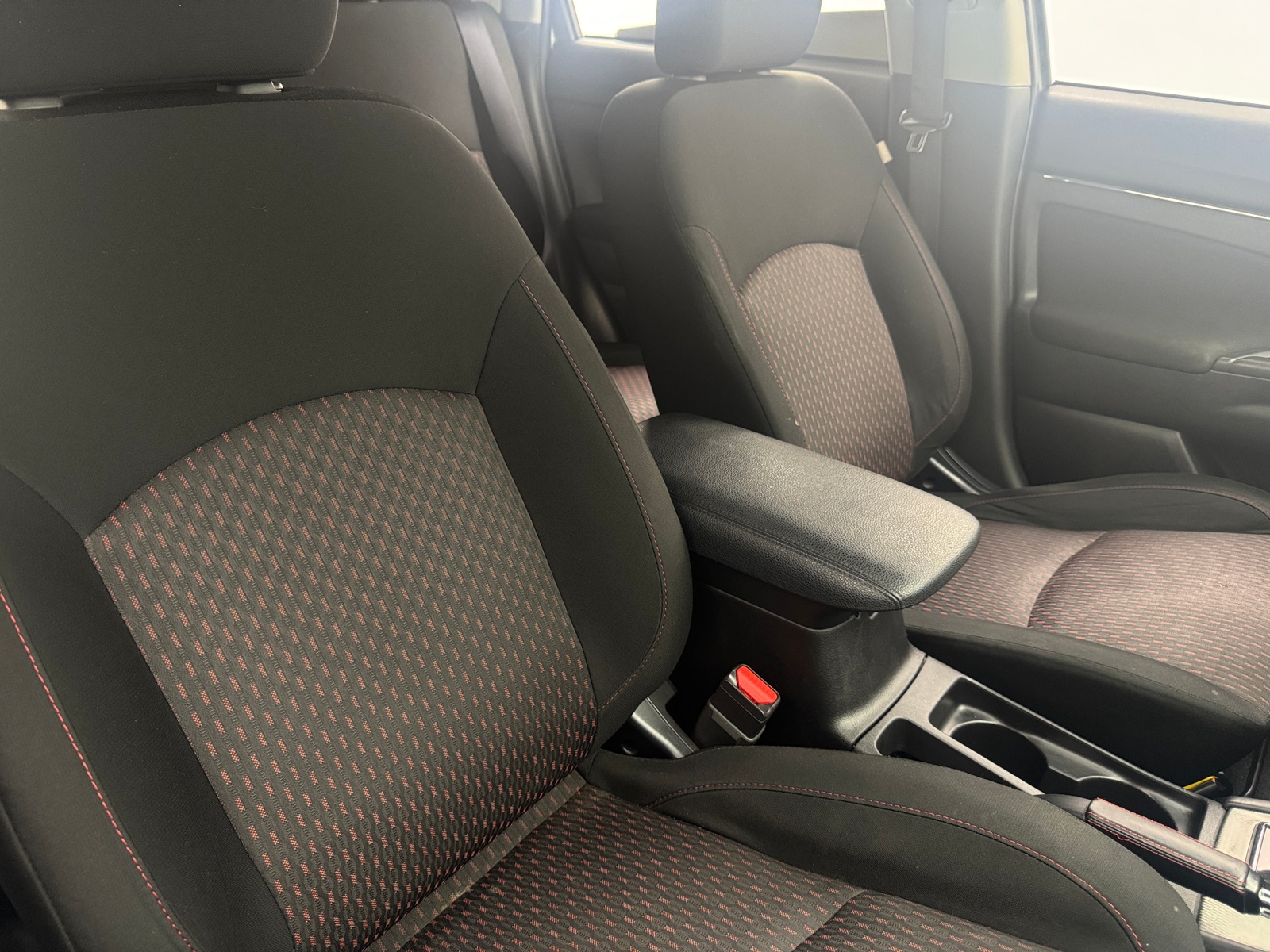 Thumbnail: 2018 Mitsubishi Outlander Sport - 2