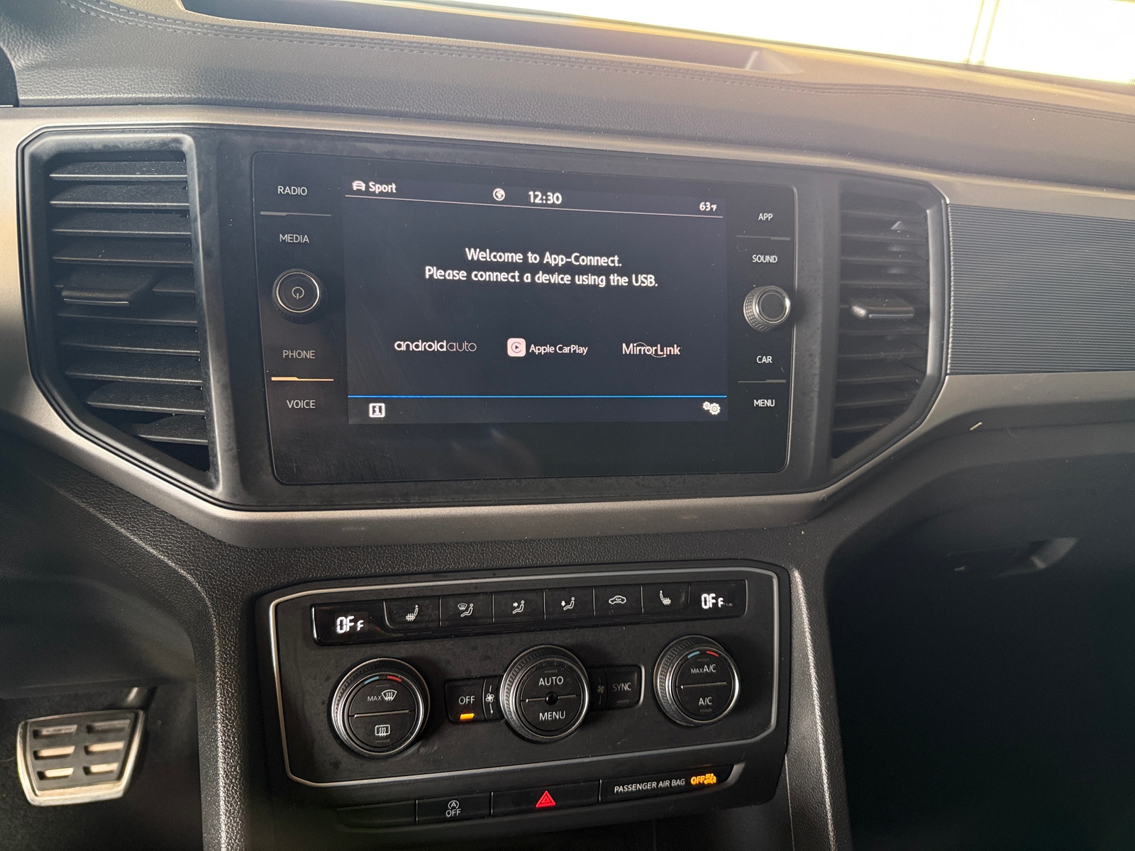 Thumbnail: 2020 Volkswagen Atlas - 3