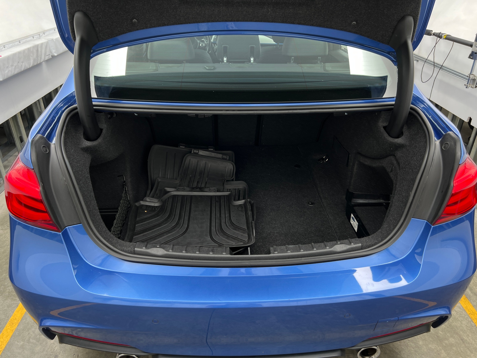 Thumbnail: 2016 BMW 3 Series - 6