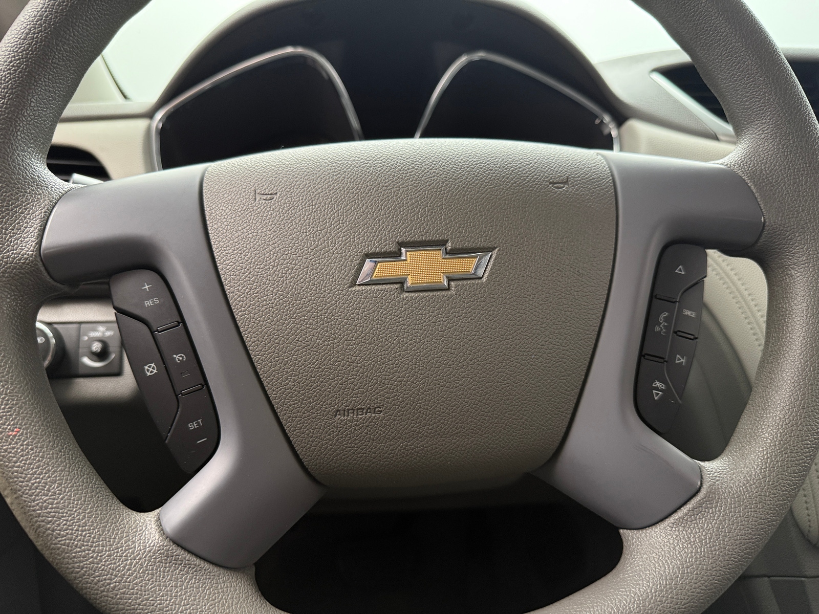 Thumbnail: 2017 Chevrolet Traverse - 5