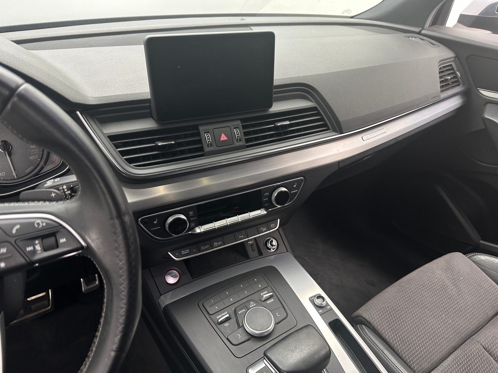 Thumbnail: 2018 Audi SQ5 - 3