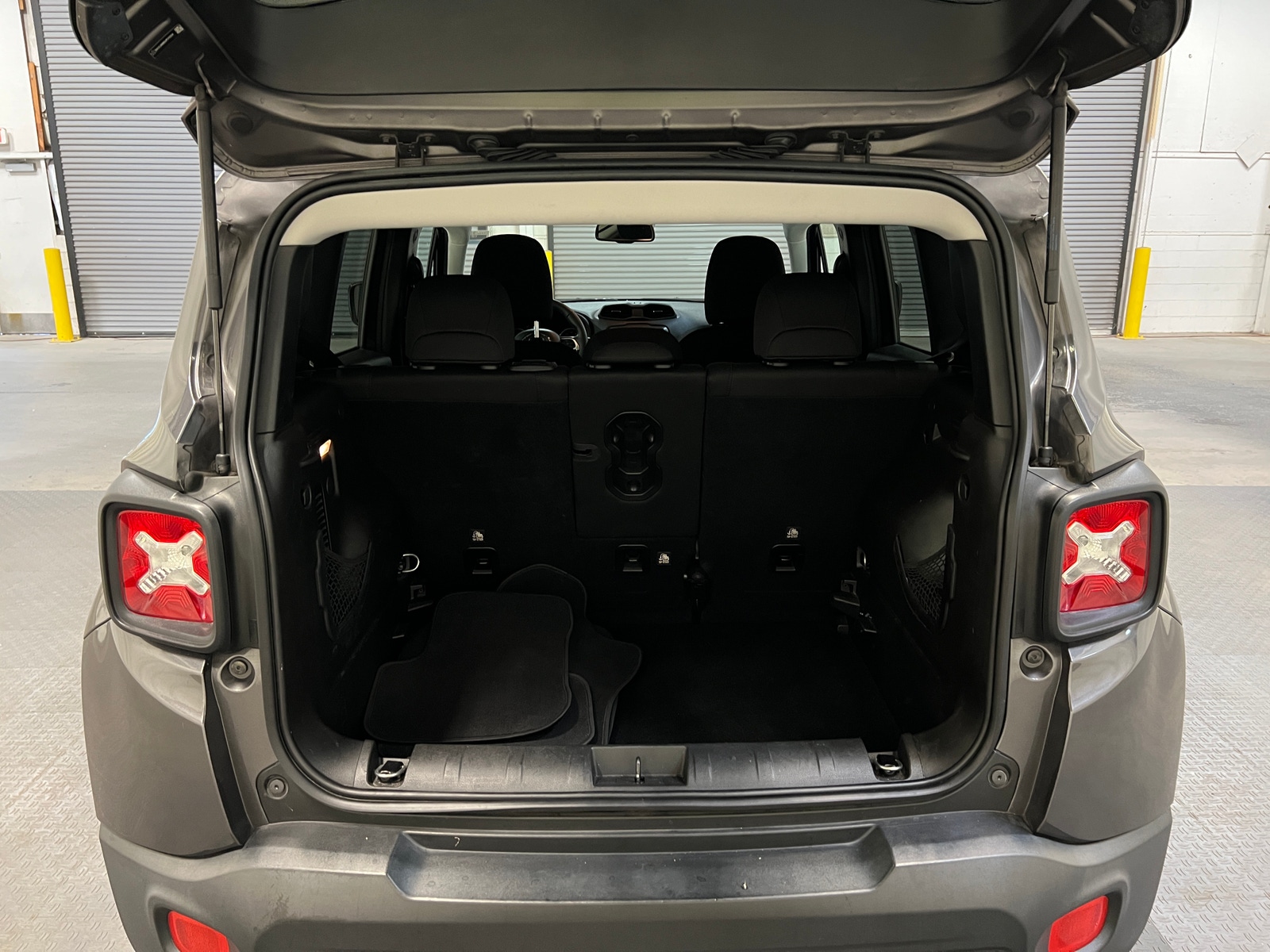 Thumbnail: 2018 Jeep Renegade - 7
