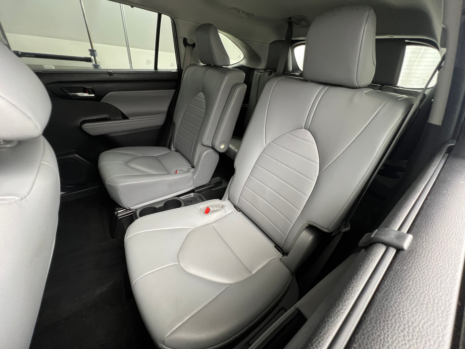 Thumbnail: 2022 Toyota Highlander - 5