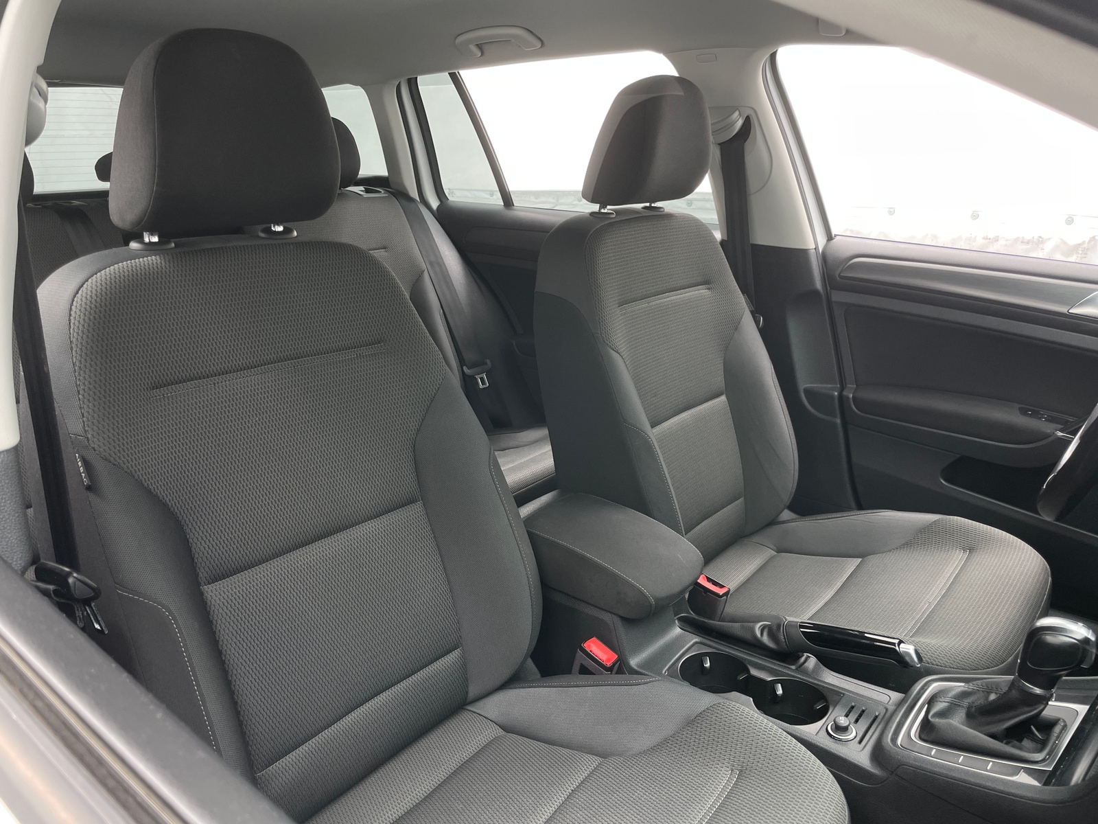 Thumbnail: 2018 Volkswagen e-Golf - 2