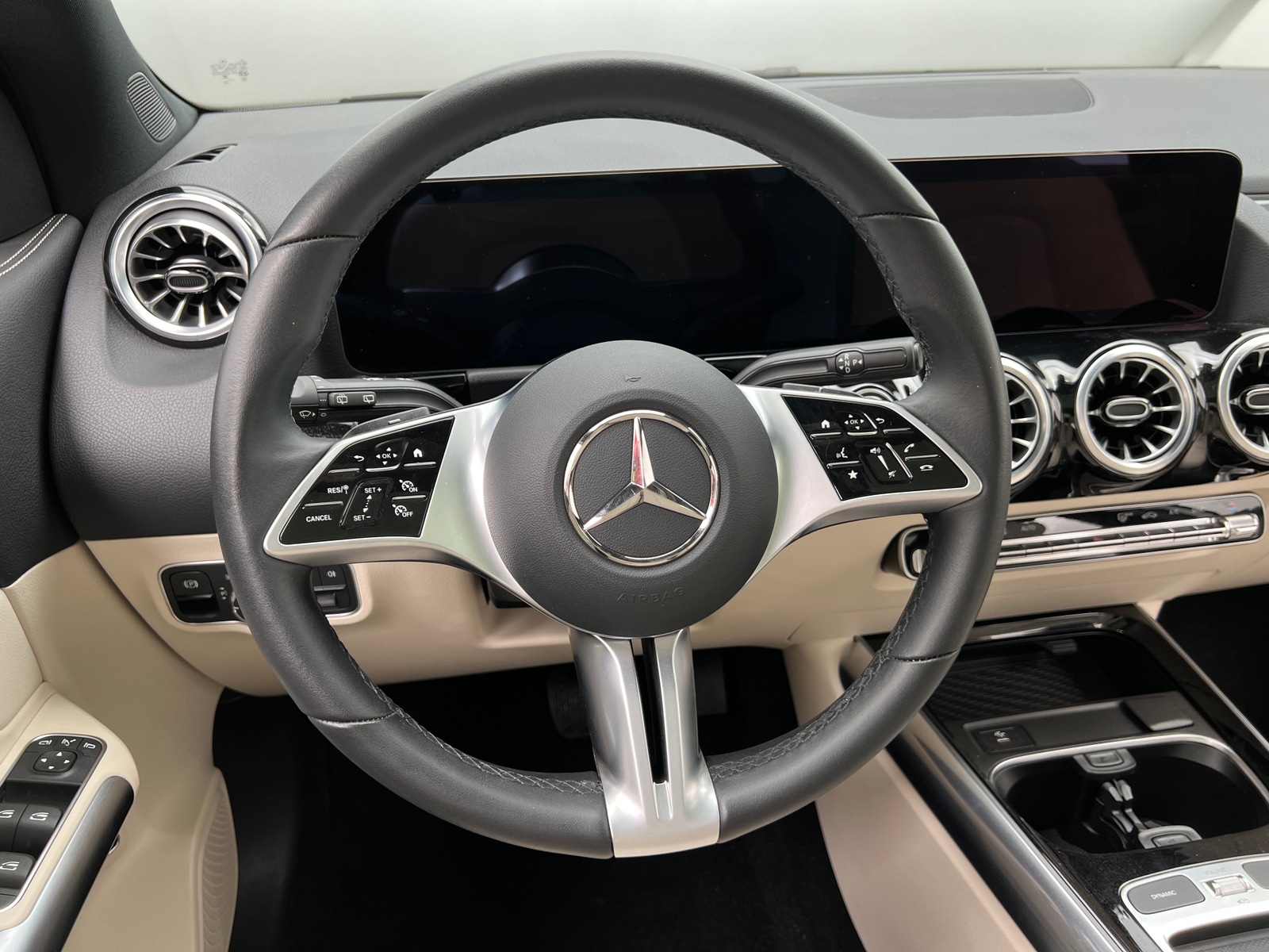 Thumbnail: 2025 Mercedes-Benz GLA - 4