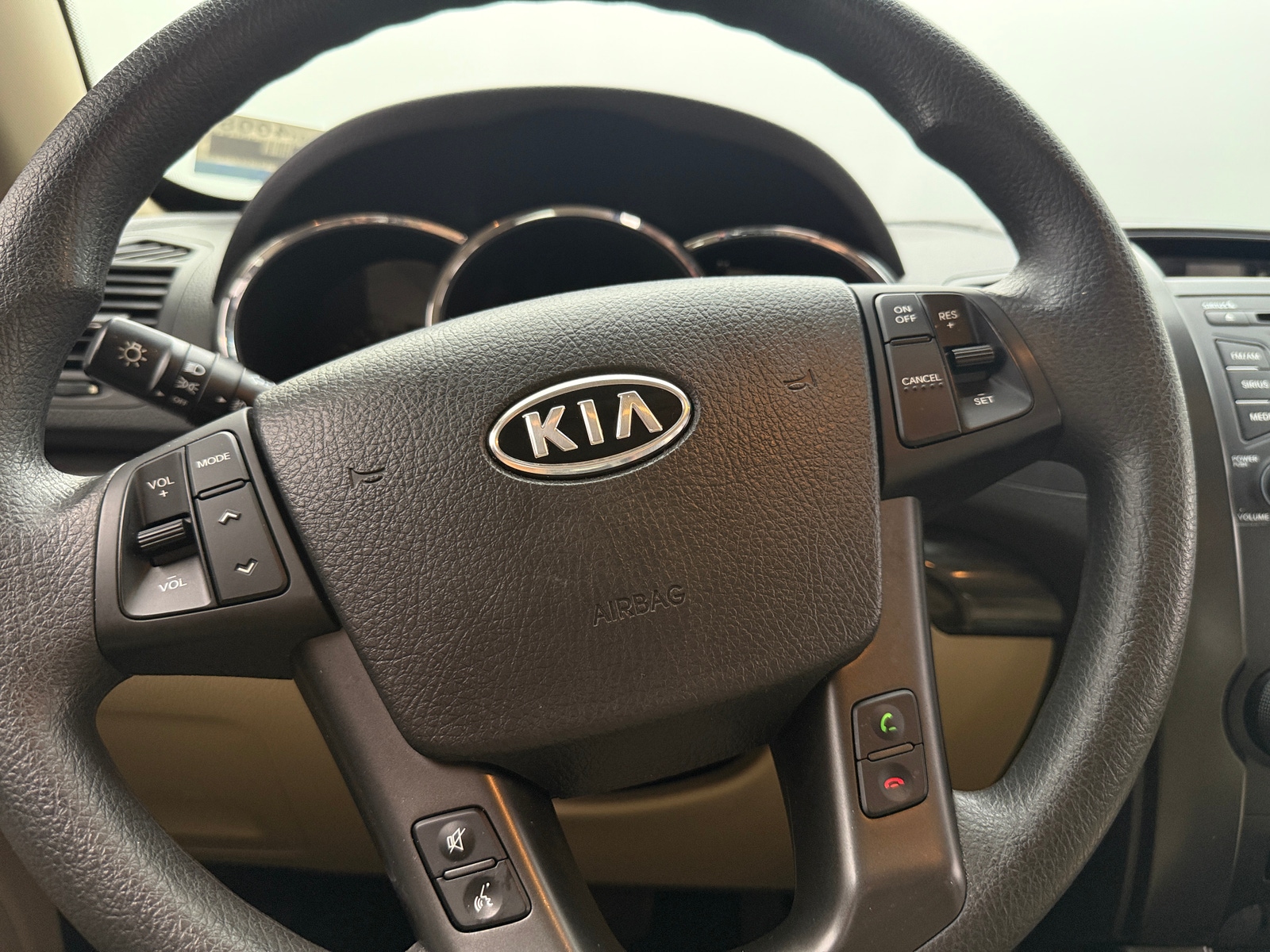 Thumbnail: 2013 Kia Sorento - 5