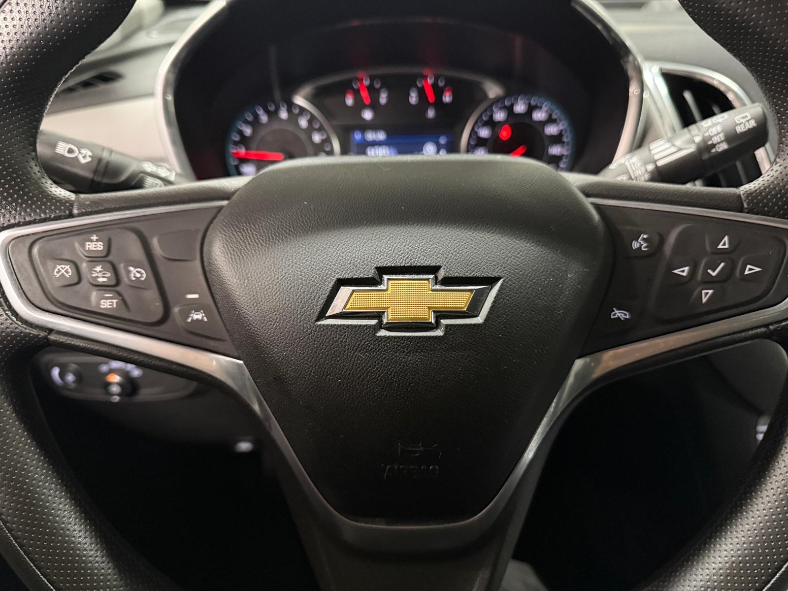 Thumbnail: 2022 Chevrolet Equinox - 5