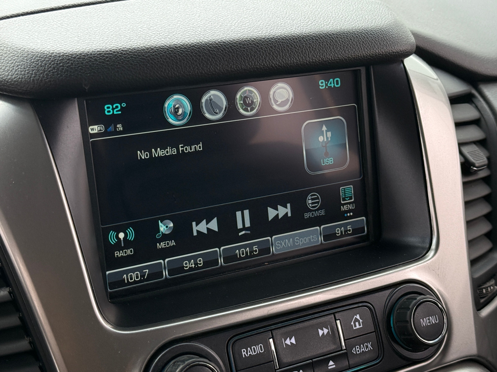 Thumbnail: 2019 Chevrolet Suburban - 4