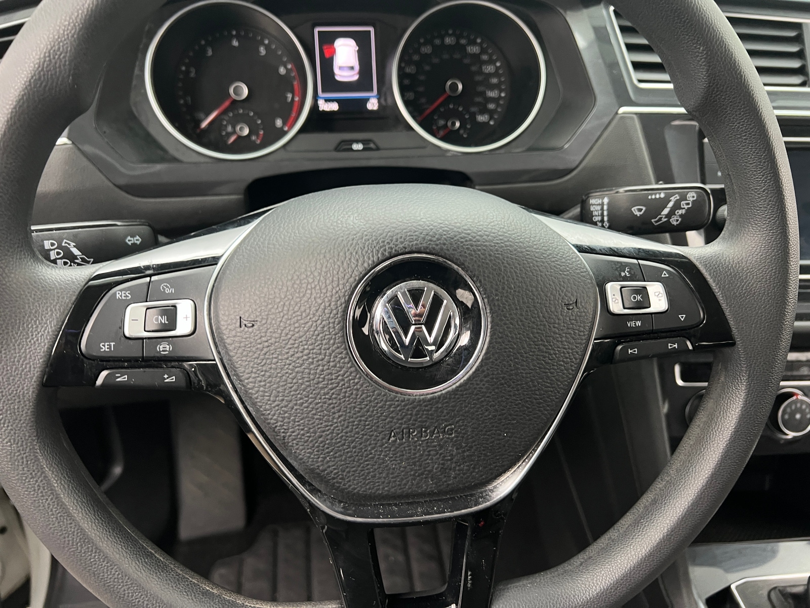Thumbnail: 2021 Volkswagen Tiguan - 5