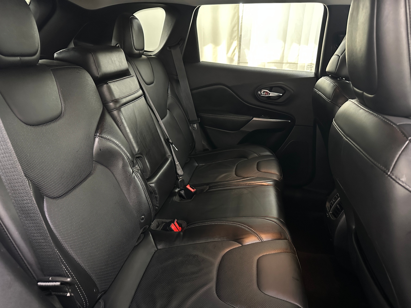 Thumbnail: 2019 Jeep Cherokee - 5