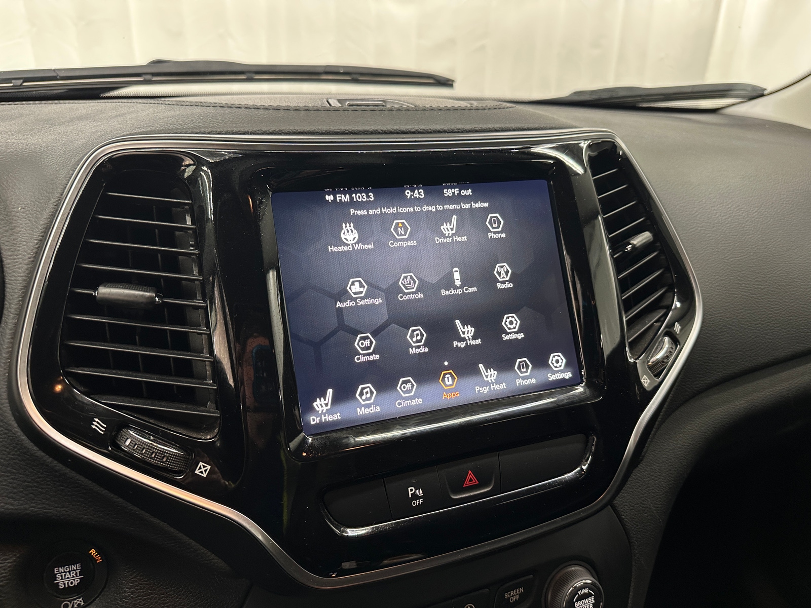 Thumbnail: 2019 Jeep Cherokee - 3