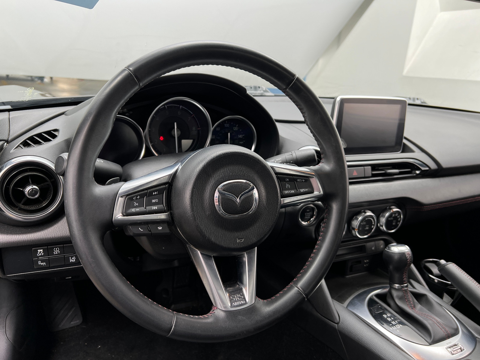 Thumbnail: 2016 Mazda MX-5 Miata - 4