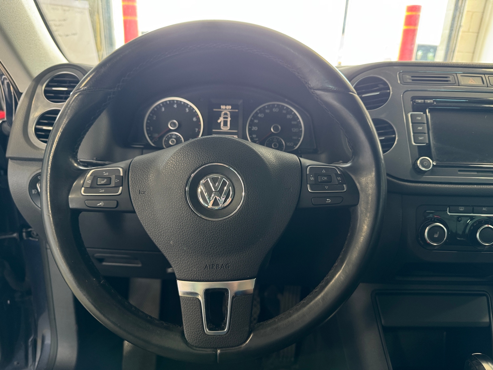 Thumbnail: 2012 Volkswagen Tiguan - 5