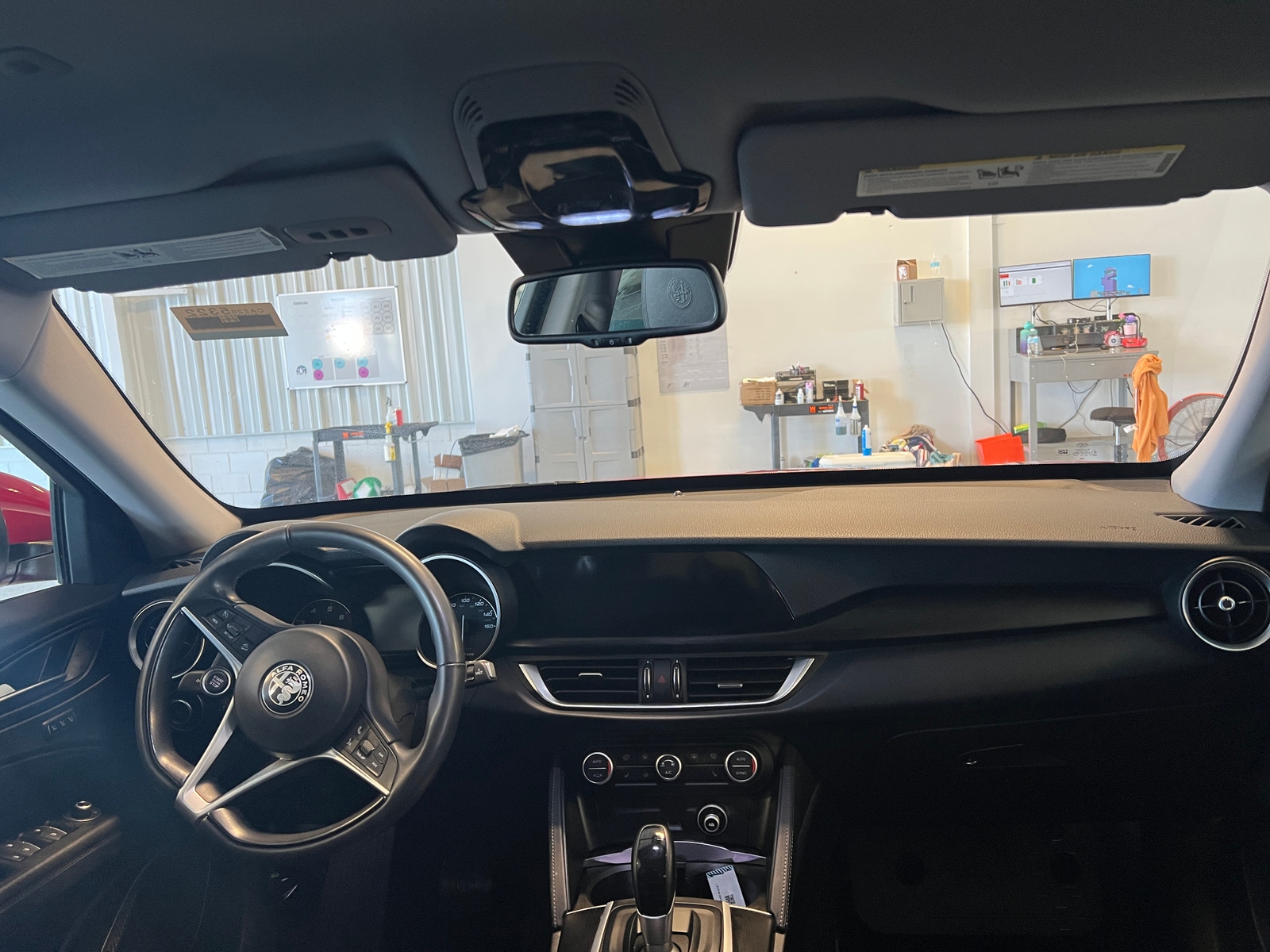 Thumbnail: 2019 Alfa Romeo Stelvio - 2