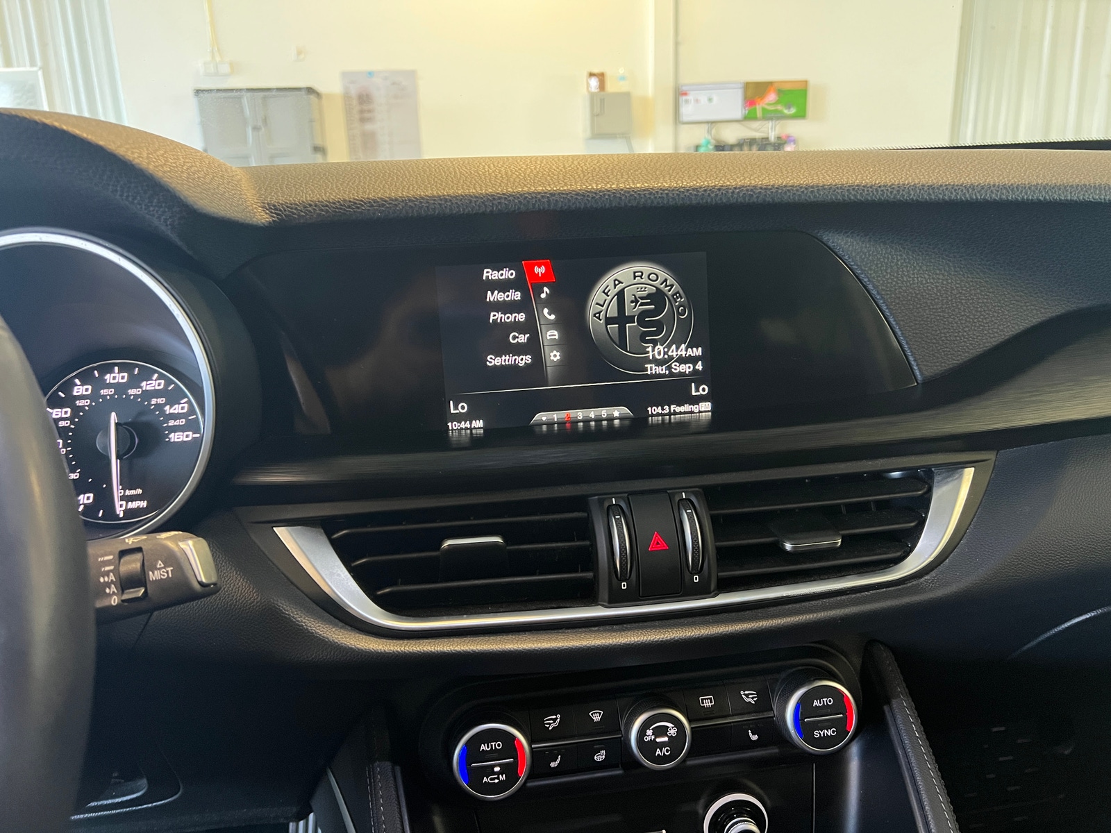Thumbnail: 2019 Alfa Romeo Stelvio - 3