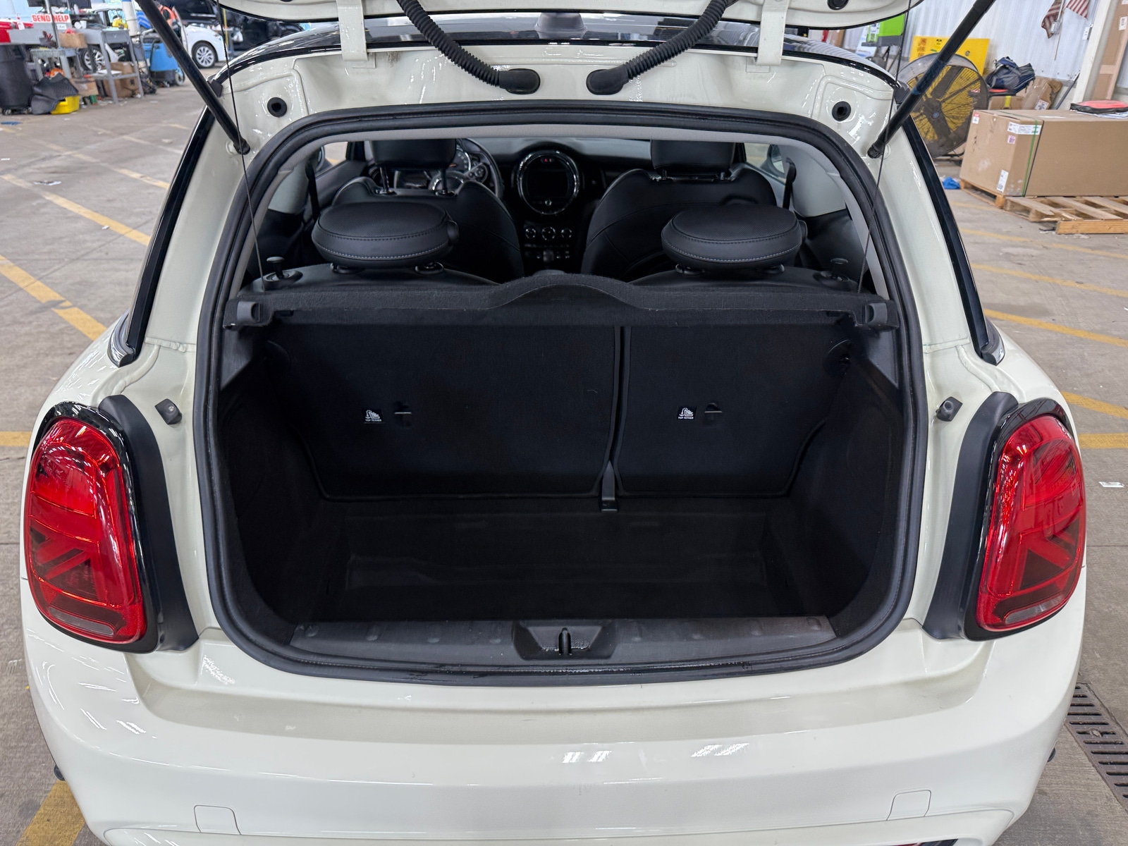 Thumbnail: 2019 MINI Cooper Hardtop - 6