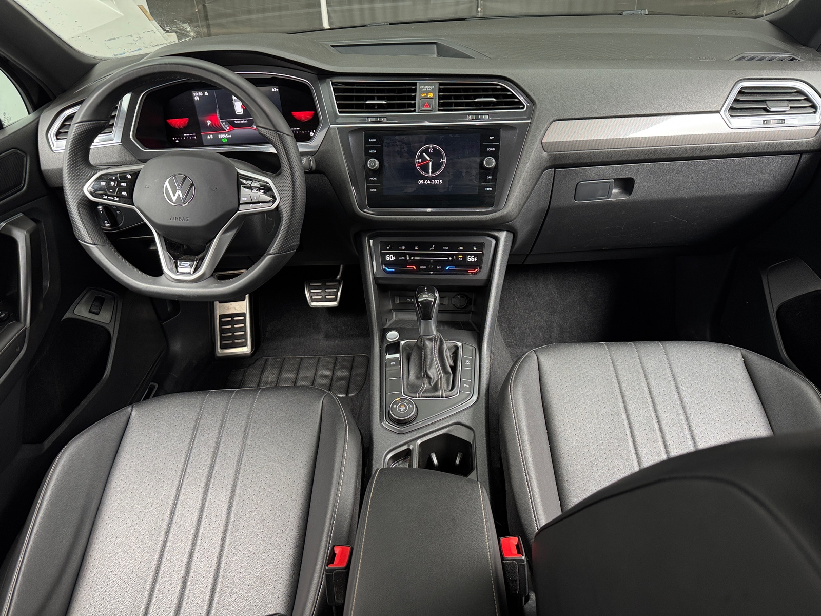 Thumbnail: 2022 Volkswagen Tiguan - 3