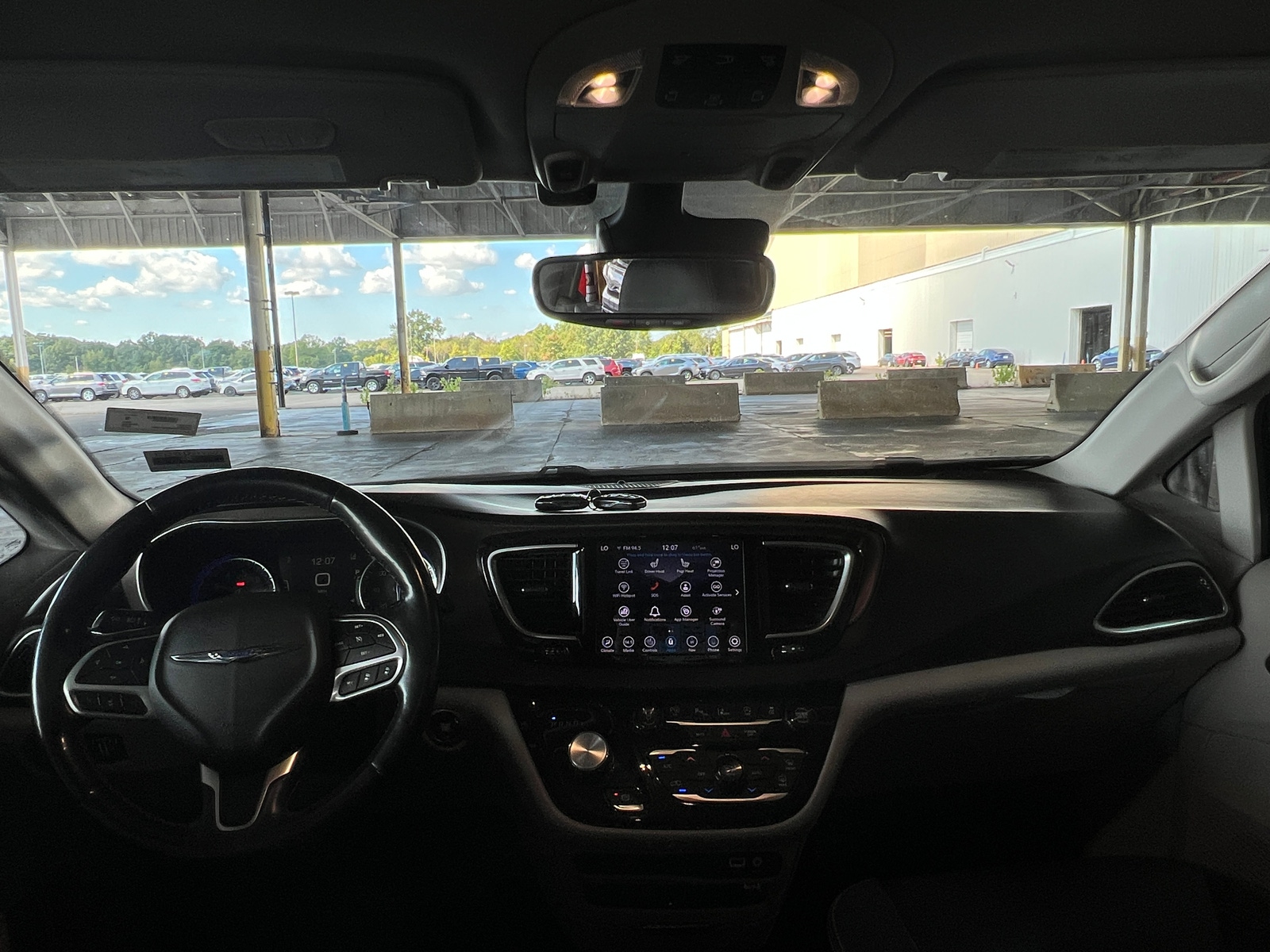 Thumbnail: 2019 Chrysler Pacifica - 2