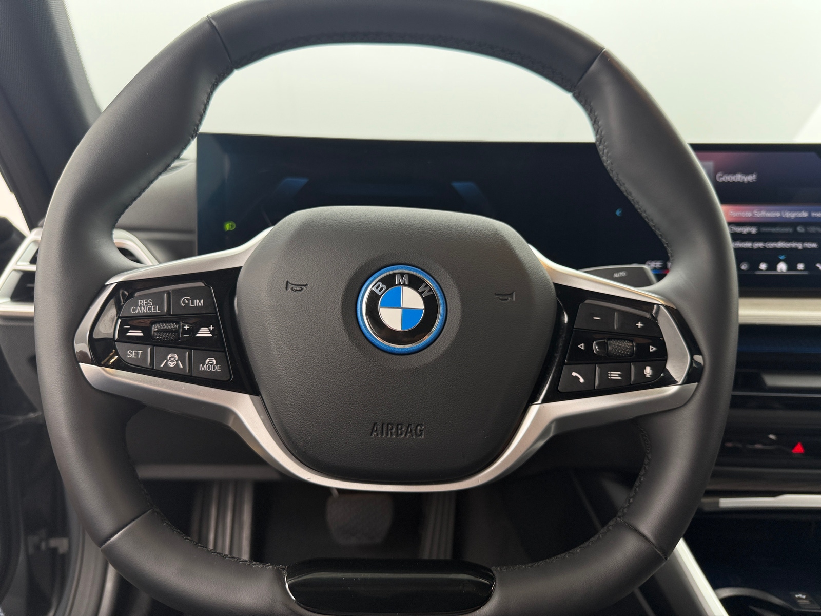 Thumbnail: 2025 BMW i4 - 3