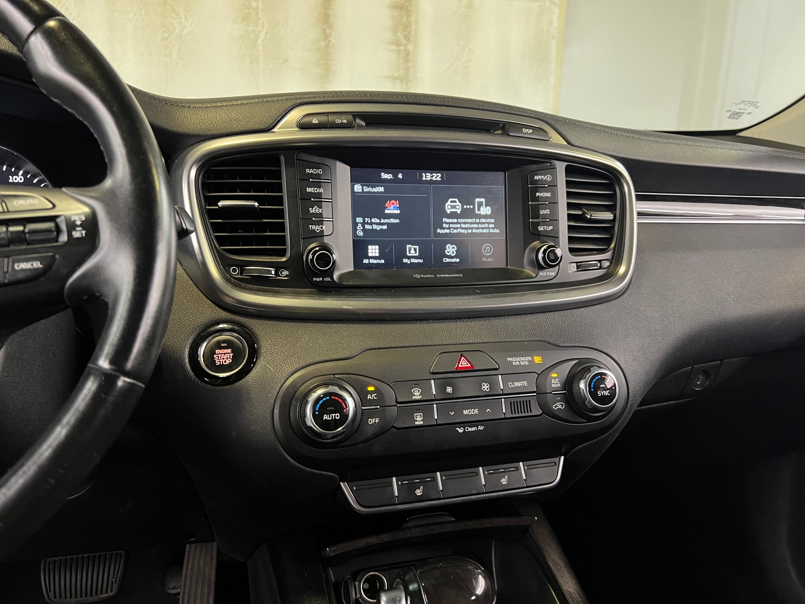 Thumbnail: 2017 Kia Sorento - 3
