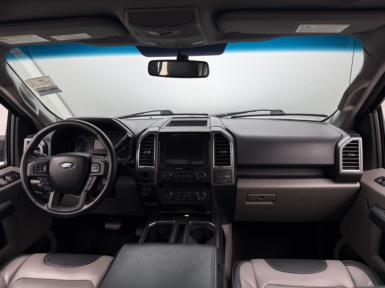 Thumbnail: 2016 Ford Econoline - 3