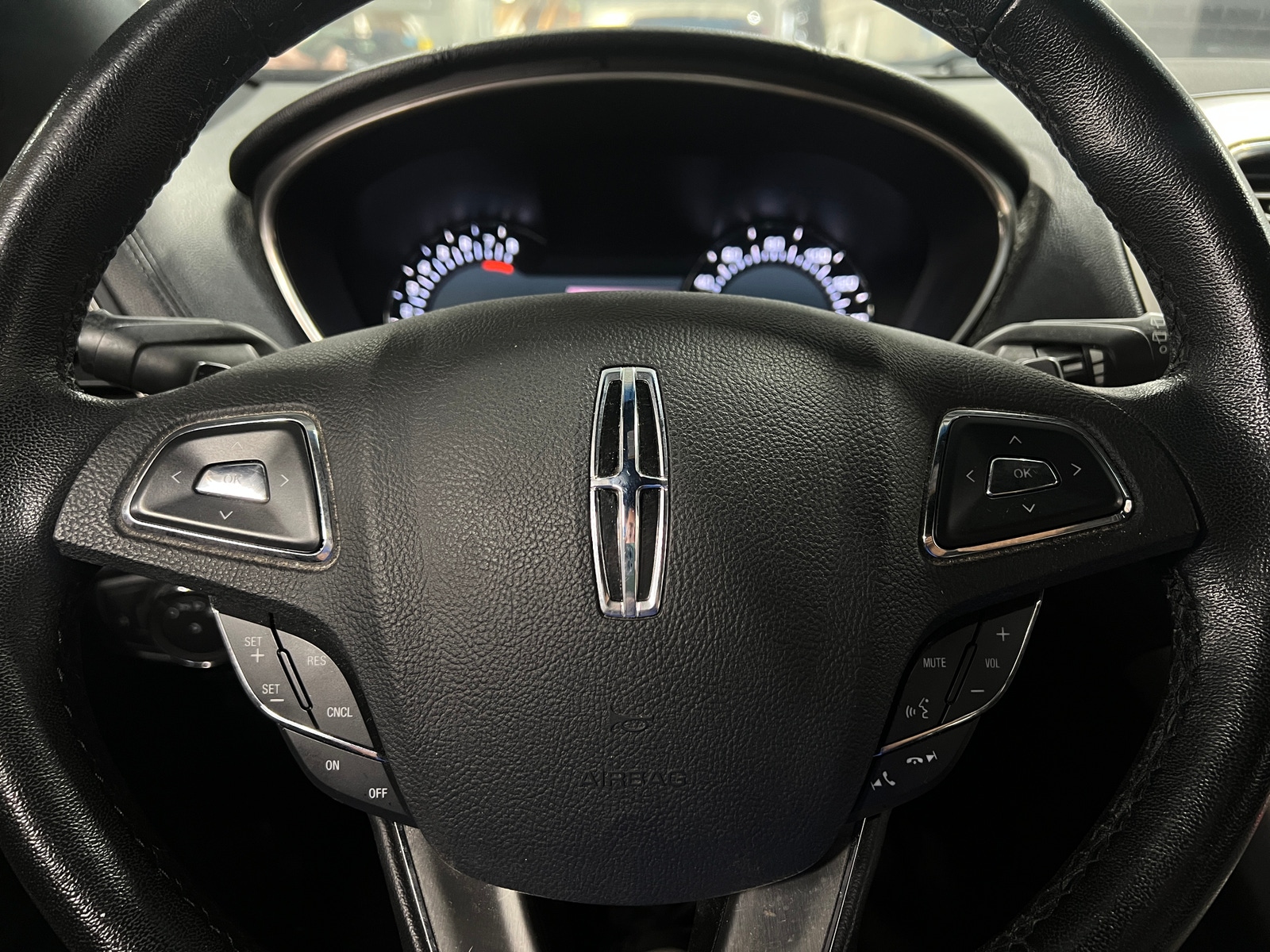 Thumbnail: 2018 Lincoln MKX - 4