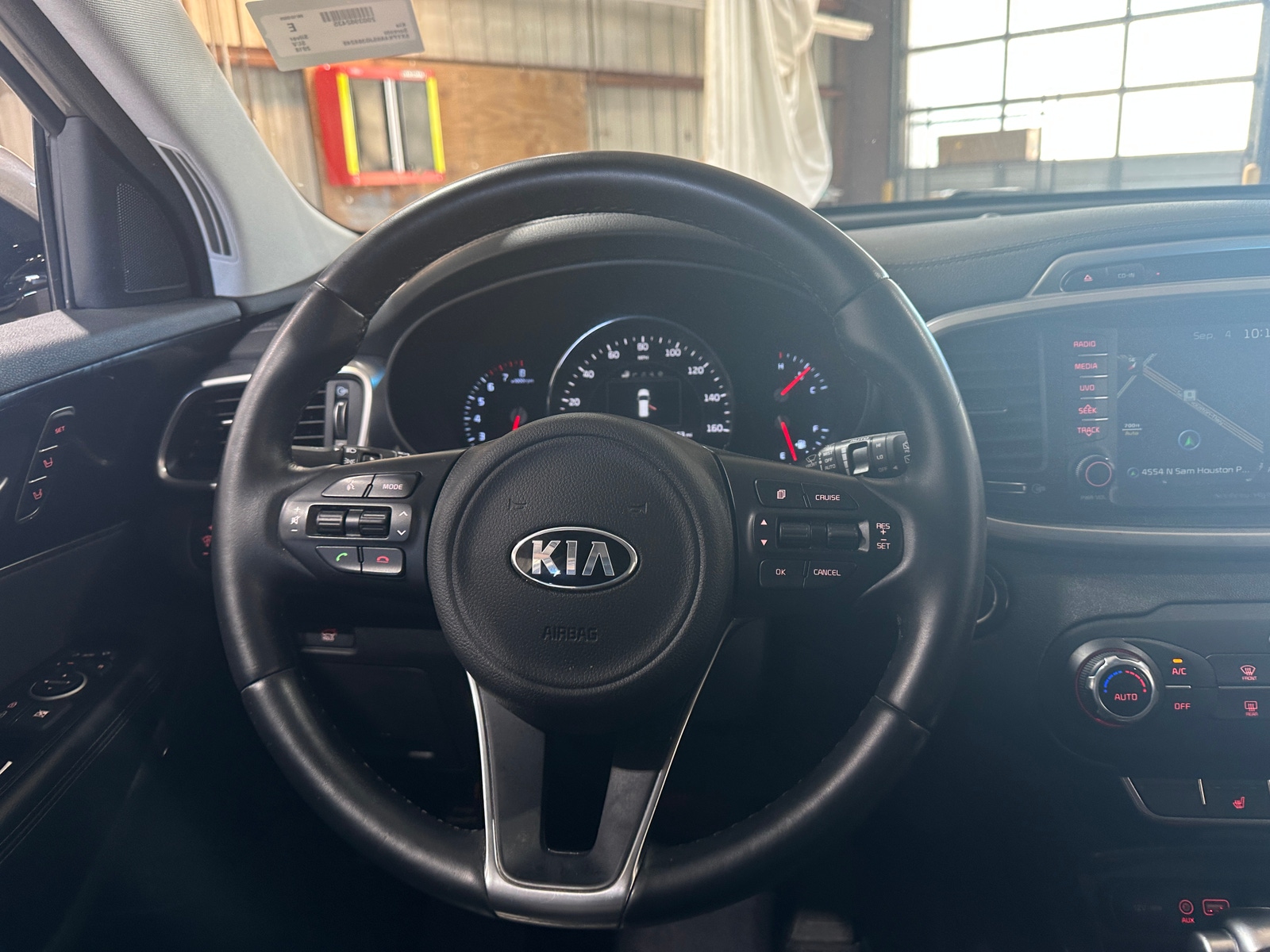 Thumbnail: 2018 Kia Sorento - 4