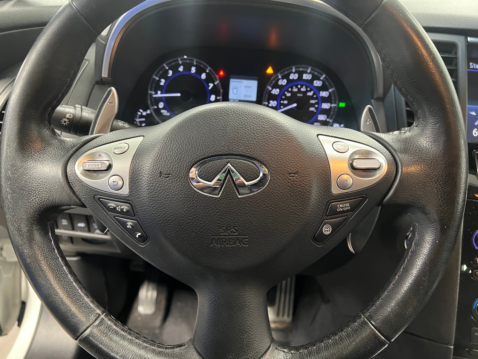 Thumbnail: 2017 INFINITI QX70 - 4