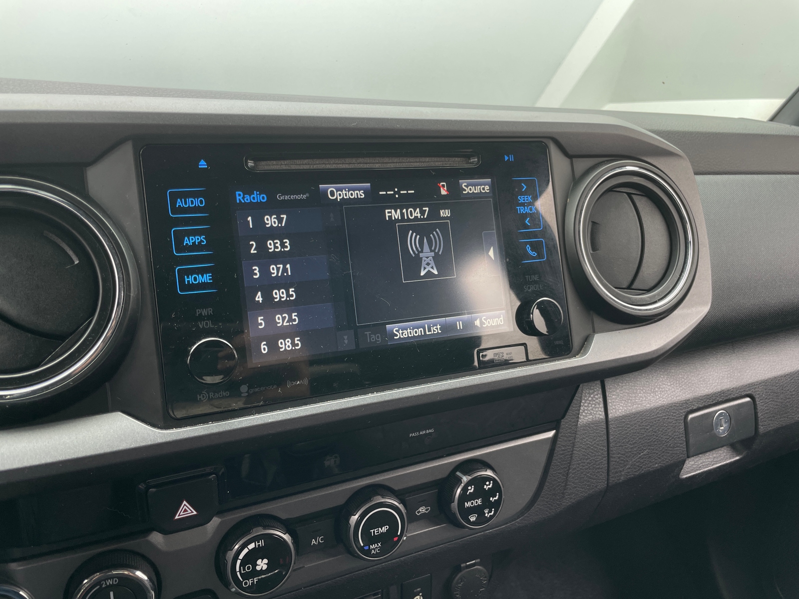 Thumbnail: 2018 Toyota Tacoma - 4
