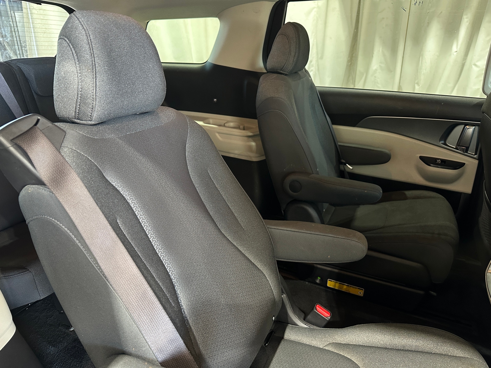 Thumbnail: 2022 Kia Carnival - 6