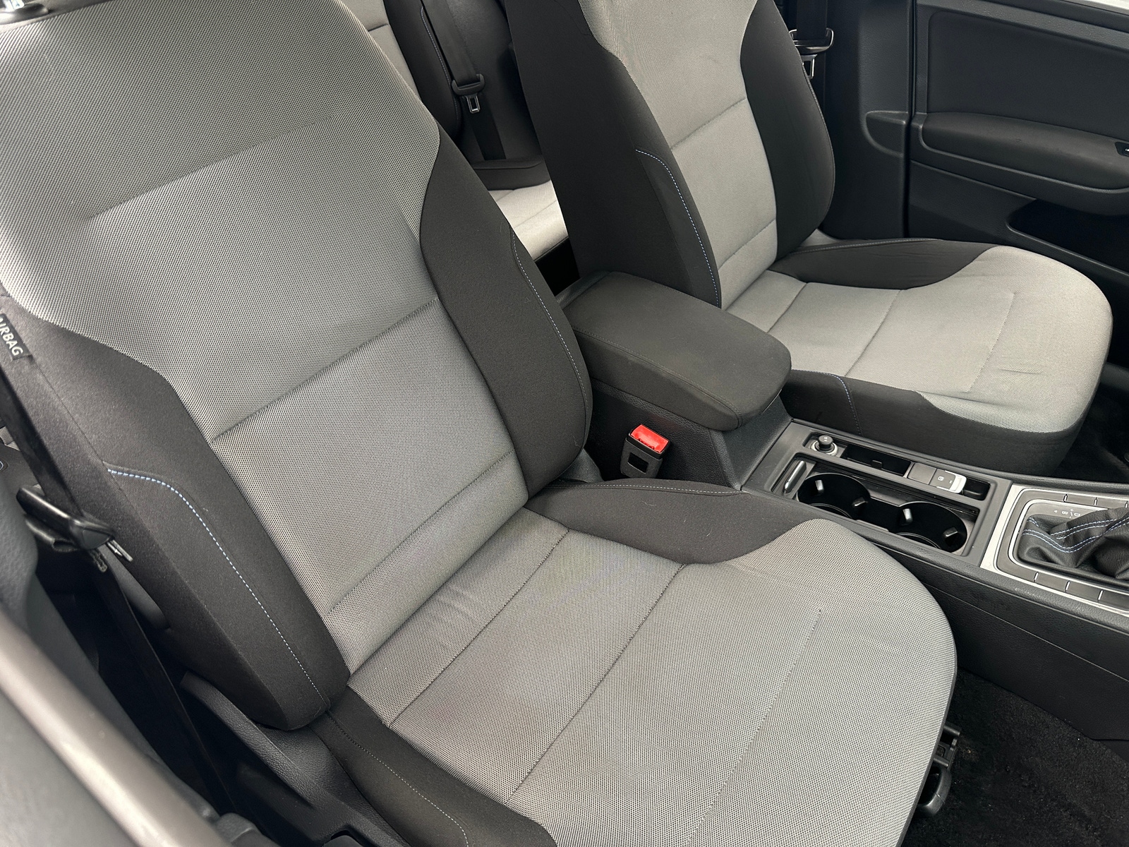 Thumbnail: 2016 Volkswagen e-Golf - 2