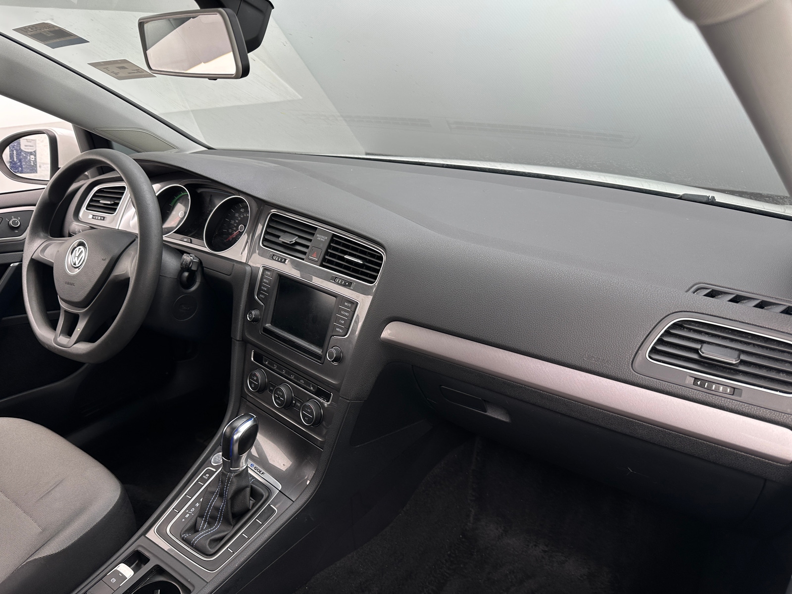 Thumbnail: 2016 Volkswagen e-Golf - 3