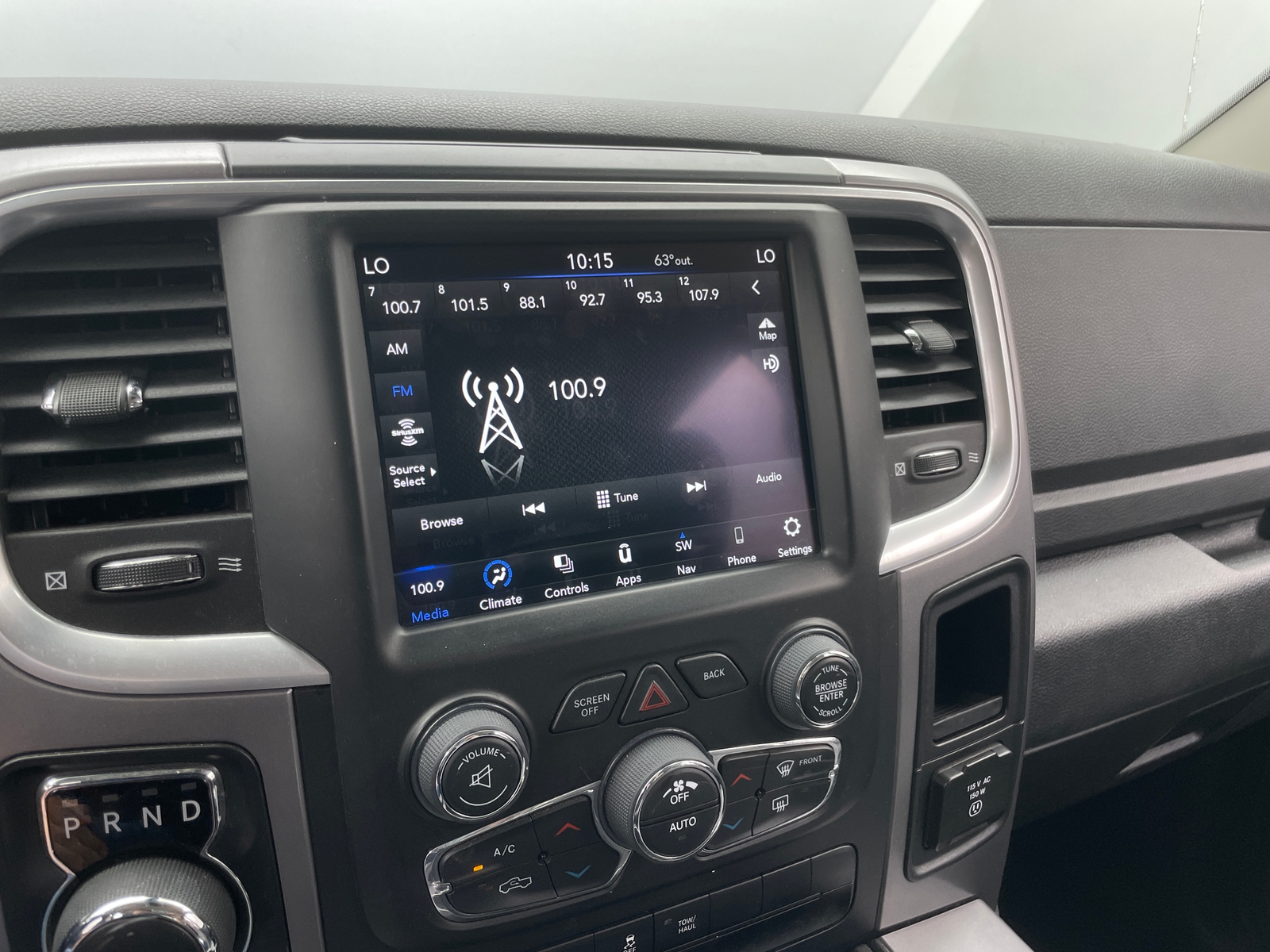 Thumbnail: 2023 RAM 1500 Classic - 4