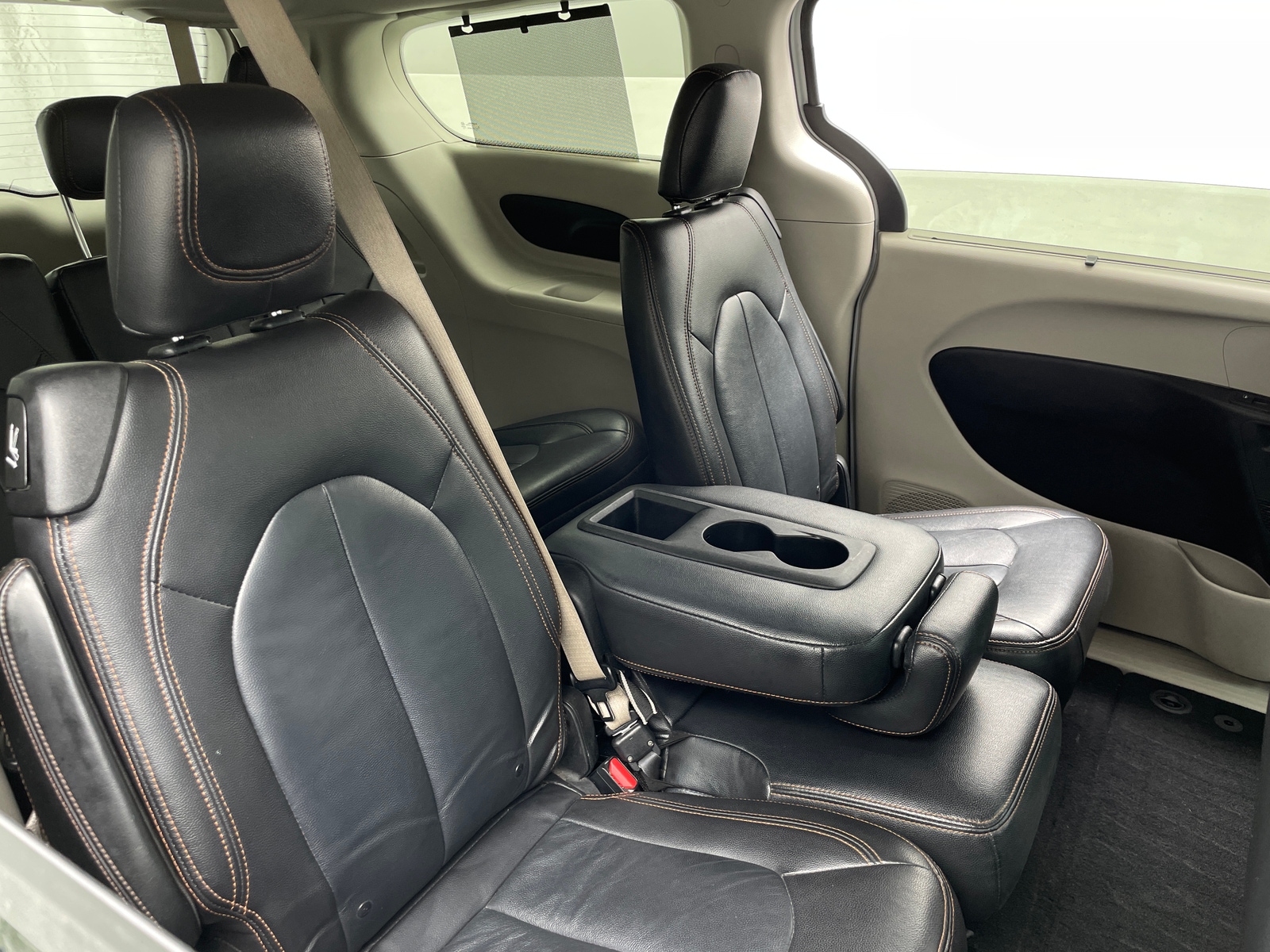 Thumbnail: 2017 Chrysler Pacifica - 6